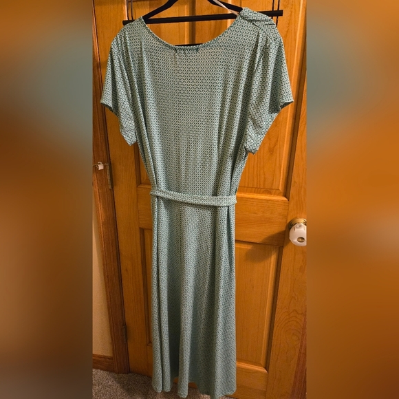 Chadwicks Green Midi Sundress with Flutter Sleeves and Peter Pan Collar - Picture 5 of 5